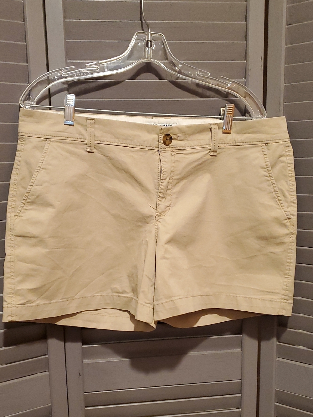 Old Navy Classic Women's Khaki Chino Shorts Size 12
